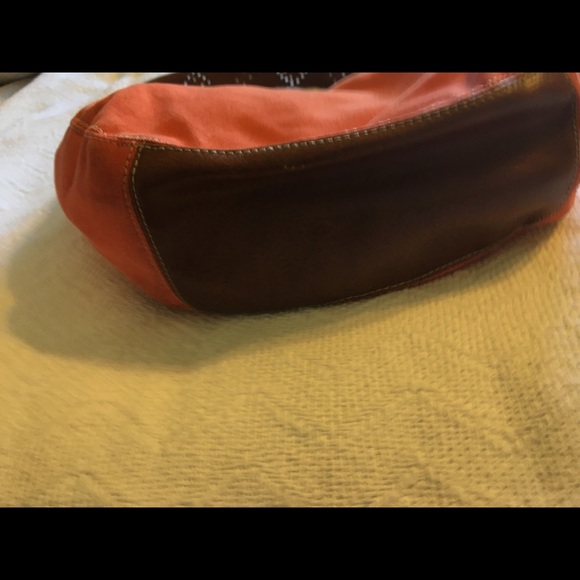 Relic Shoulder Handbag - Picture 2 of 8